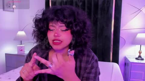 Vin  online show from April 9, 9:09 pm