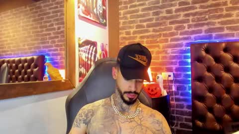 ---Vinzen--- online show from October 31, 6:14 am