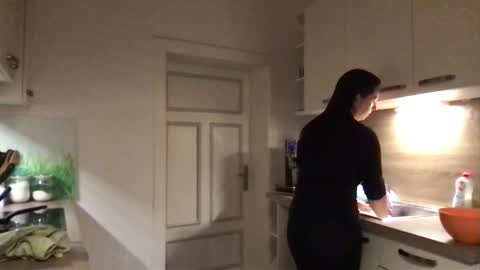 Snapshot of viola_beck chatting on October 17, 5:32 am Vio online show from October 17, 5:32 am