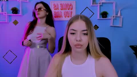 Snapshot of viola_sweet_ chatting on June 22, 9:06 am viola_sweet_ online show from June 22, 9:06 am