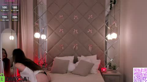 Viola online show from April 4, 1:04 am