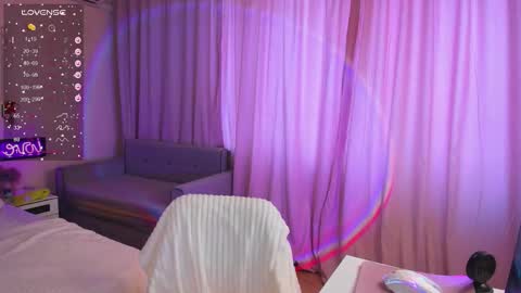 violarivera online show from February 24, 8:01 am