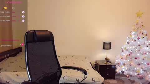 Snapshot of violawane chatting on December 9, 1:55 pm Viola online show from December 9, 1:55 pm