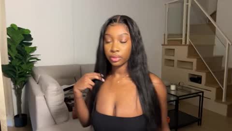 Snapshot of violet6xft chatting on October 3, 4:09 am Fantasy Black Girl online show from October 3, 4:09 am
