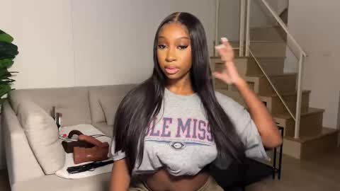 Fantasy Black Girl online show from November 3, 6:36 am