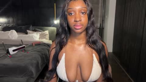 Fantasy Black Girl online show from May 11, 4:04 pm