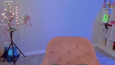 Snapshot of violet____h chatting on January 7, 8:31 pm violet____h online show from January 7, 8:31 pm