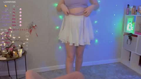 Snapshot of violet____h chatting on January 12, 6:27 pm violet____h online show from January 12, 6:27 pm