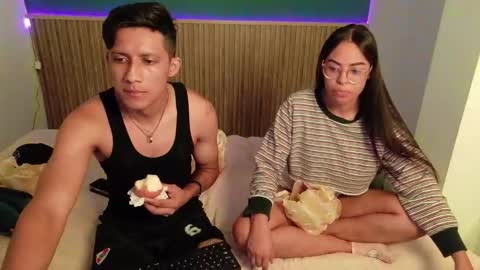 Snapshot of violet_and_dylan chatting on December 14, 12:10 pm violet_and_dylan online show from December 14, 12:10 pm