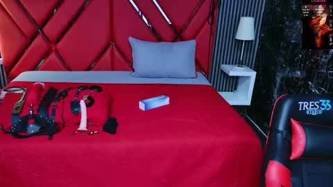 Violet online show from March 28, 1:22 pm