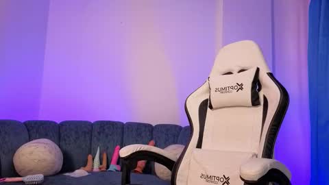 violet_jhonson online show from November 11, 2:28 pm