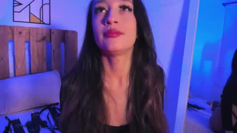 Violet Jones online show from March 23, 3:05 pm