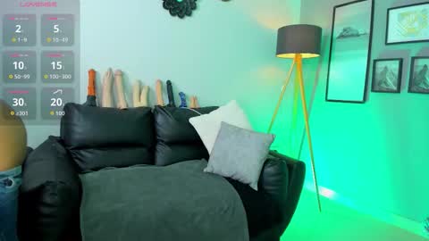 Snapshot of violet_kumar chatting on December 14, 9:19 pm violet_kumar online show from December 14, 9:19 pm