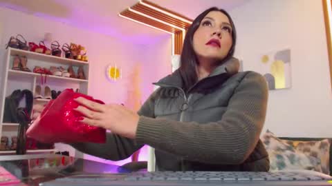 Snapshot of violet_lii chatting on February 4, 11:20 pm Violet Lii online show from February 4, 11:20 pm