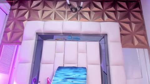 violet_milleer online show from March 15, 7:20 pm