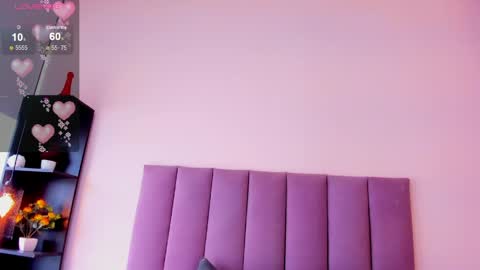 violet online show from March 31, 12:49 pm