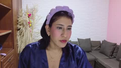 Snapshot of violet_rousse7 chatting on May 28, 5:38 am violet_rousse7 online show from May 28, 5:38 am