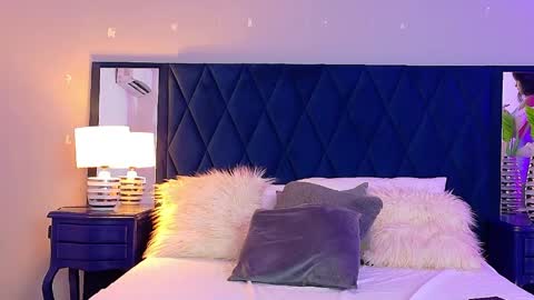 Violet  online show from May 5, 6:38 pm