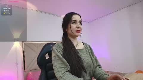 Snapshot of violet_tay1 chatting on October 7, 11:18 am violet_tay1 online show from October 7, 11:18 am