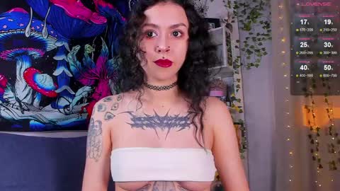 Violet online show from May 19, 4:41 am