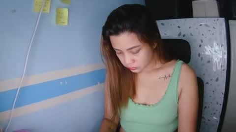 Snapshot of violeta0706 chatting on February 16, 6:26 pm violeta0706 online show from February 16, 6:26 pm