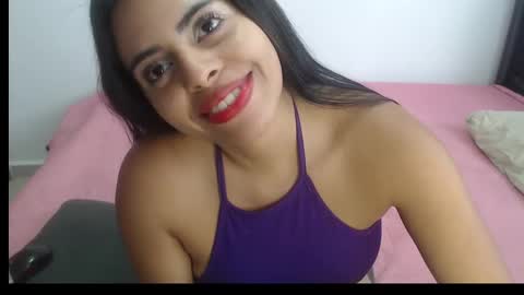 Snapshot of violeta_53 chatting on February 21, 6:15 pm Violeta online show from February 21, 6:15 pm