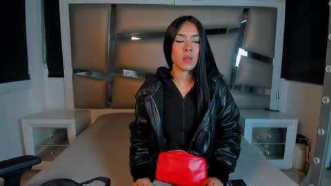 Snapshot of violeta__jade chatting on September 25, 4:05 am violeta__jade online show from September 25, 4:05 am