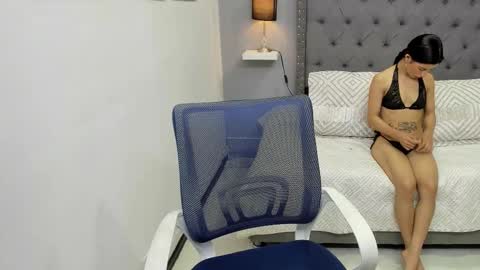 Snapshot of violeta_and_maxx chatting on December 19, 12:50 am VIOLETA AND MAXX online show from December 19, 12:50 am