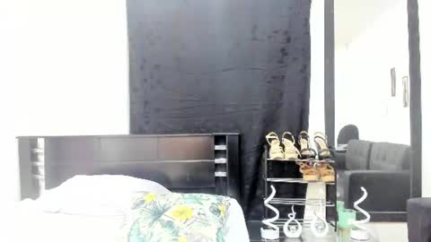 Snapshot of violeta_gracee chatting on June 24, 11:26 pm violeta_gracee online show from June 24, 11:26 pm