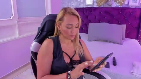 violeta_medina online show from March 11, 10:07 am