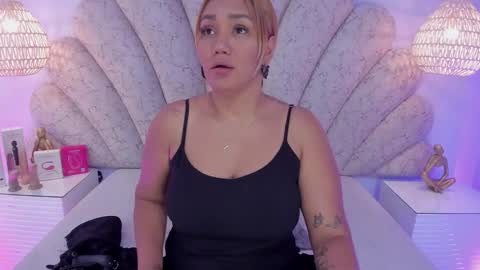violeta_medina online show from December 18, 1:44 am