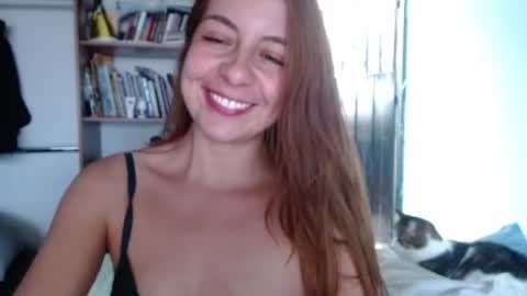 Snapshot of violeta_peter69 chatting on July 6, 8:22 pm Violeta Peter online show from July 6, 8:22 pm