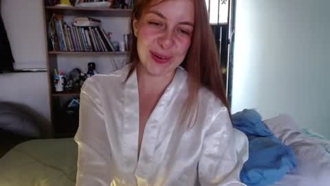 Snapshot of violeta_peter69 chatting on July 11, 9:38 pm Violeta Peter online show from July 11, 9:38 pm