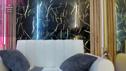 Snapshot of violeta_petite23_aws chatting on February 7, 9:29 pm violeta_petite23_aws online show from February 7, 9:29 pm