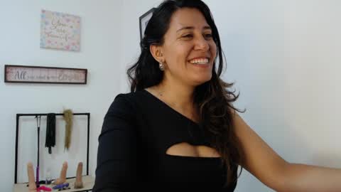 violeta_scott_ online show from April 21, 4:01 pm