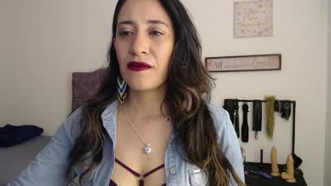 violeta_scott_ online show from June 4, 12:11 pm