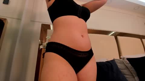 Snapshot of violeta_soracchi_ chatting on March 11, 11:23 am violeta_soracchi_ online show from March 11, 11:23 am