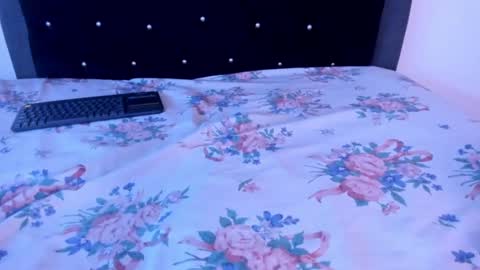 Snapshot of violetadumsper chatting on October 5, 3:27 am VioletaDums online show from October 5, 3:27 am