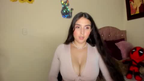 Snapshot of violetalee chatting on October 2, 11:01 pm Jimena online show from October 2, 11:01 pm