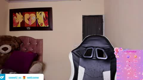 Snapshot of violetalee chatting on May 3, 2:28 am Jimena online show from May 3, 2:28 am