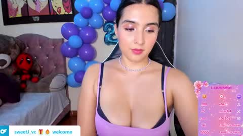 Snapshot of violetalee chatting on May 19, 3:35 am Jimena online show from May 19, 3:35 am