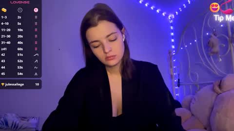 Snapshot of violetamelia chatting on February 9, 5:39 pm Eva online show from February 9, 5:39 pm