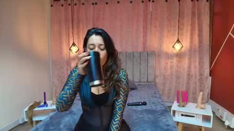 VIOLETA online show from November 25, 1:44 pm