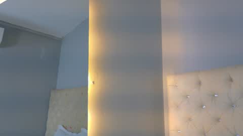 Violet online show from June 19, 2:21 pm