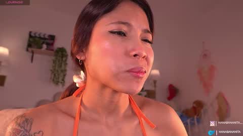 Snapshot of violeth___ chatting on October 17, 11:35 am violeth___ online show from October 17, 11:35 am