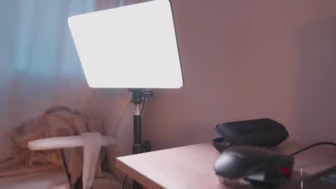 Snapshot of violeth___ chatting on October 22, 11:43 am violeth___ online show from October 22, 11:43 am