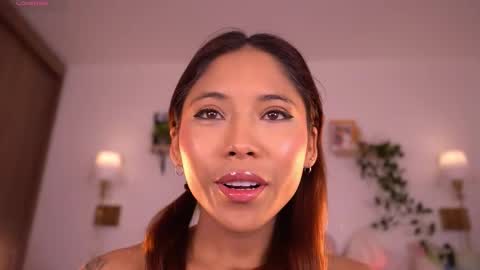 violeth___ online show from December 4, 1:20 pm