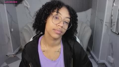 violeth_b online show from January 19, 12:42 pm