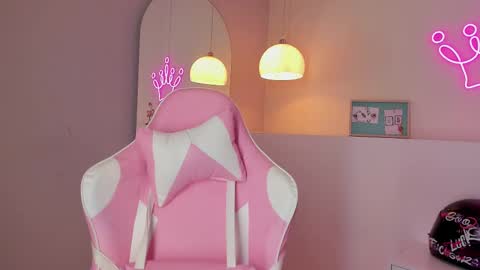 Violeth Hill online show from March 7, 11:16 pm