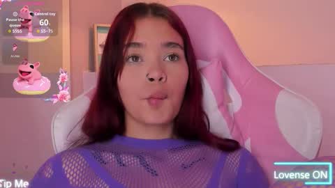 Violeth Hill online show from December 3, 7:56 pm